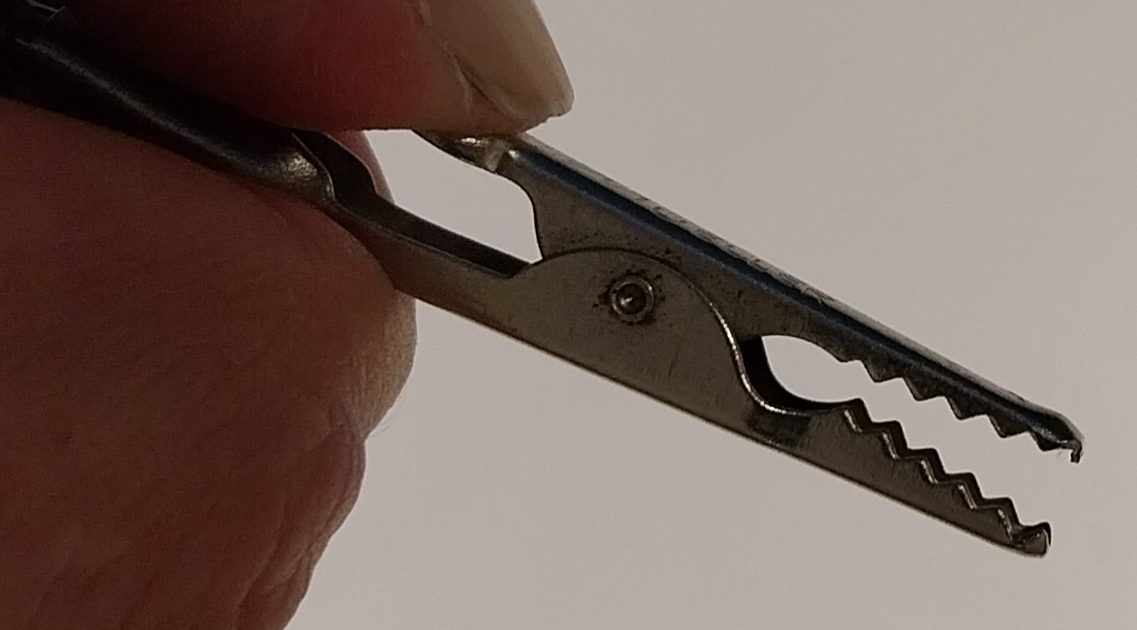 Alligator clip